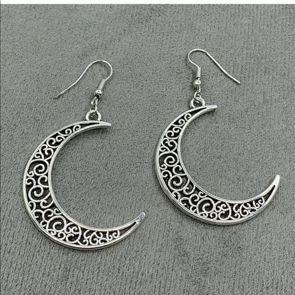 Jewelry - Moon Drop Earrings